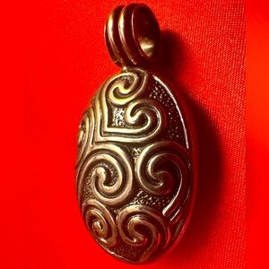WOW POSHMARK - Authentic Silpada Sterling Silver Oval Scroll Locket Pendant